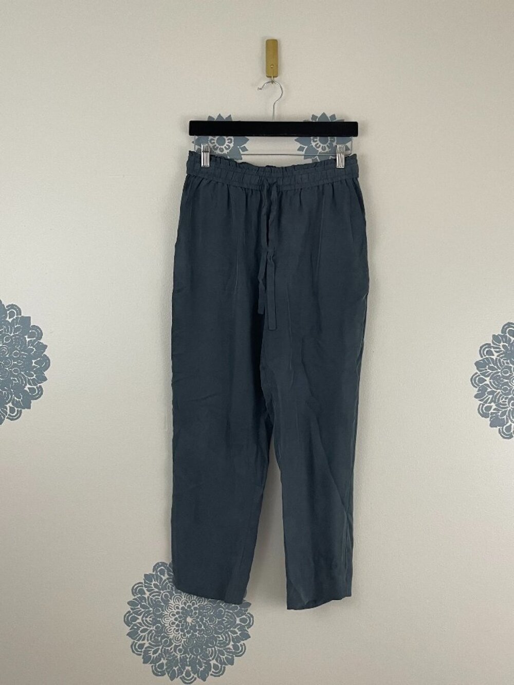 Jenni Kayne Rio Trouser Pull On Cupro Pants in Ink Size Medium